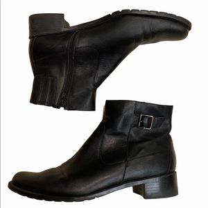 Aerosoles Black Leather Lady Lug Ankle Boots 9.5